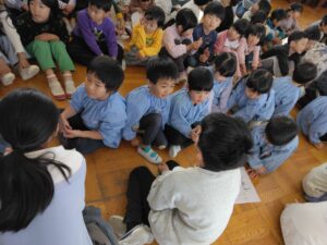 田川小学校へ。地域の方も来て大賑わい！！